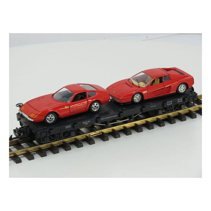 LGB Plattewagen OOw 99-03-95 beladen met twee rode Ferrari's