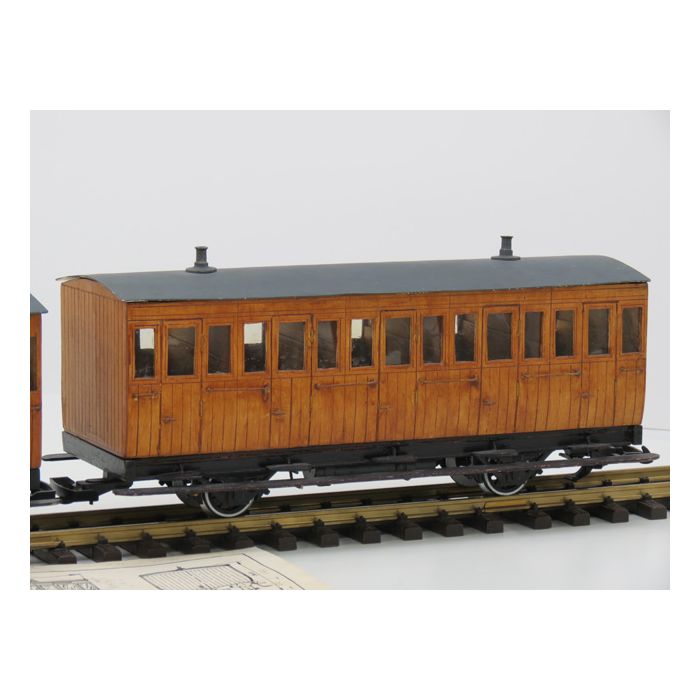 UNIEKE houten NS wagons der 3e klasse, set van 2