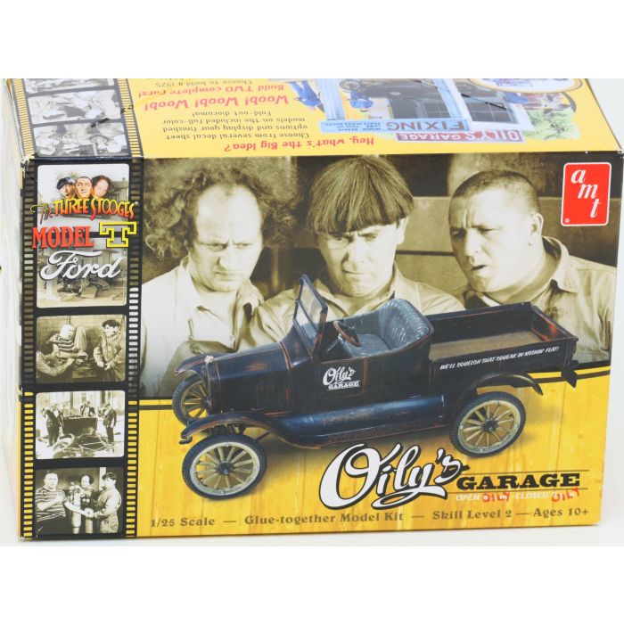 AMT 1012/12 The Three Stooges Model T Ford Oily's Garage 1:25