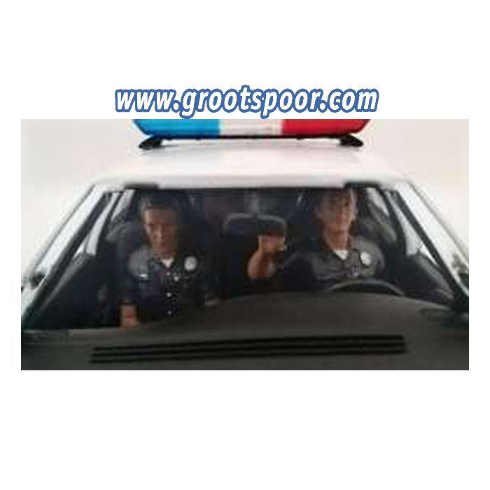 GSDCCad 00023826  Police Figures sitting in a car. 1/24 Set of 2 figures
