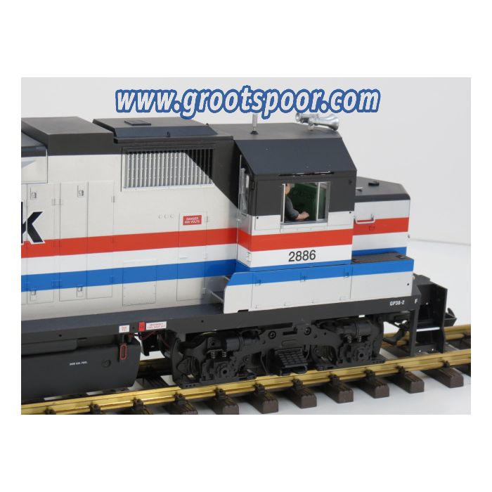 USA Trains R22211 GP38-2 AMTRAK DIESEL LOCOMOTIVE No 2886, LIGHTS, SMOKE