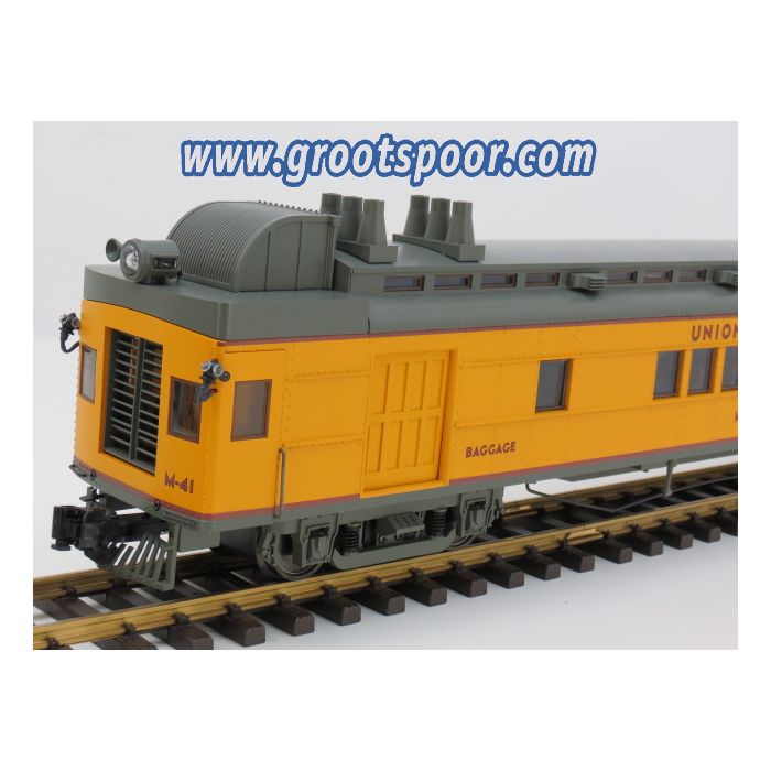 Aristo Craft Trains 21208 UP Doodlebug Gas Electric Rail car