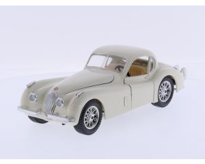 Schaal 1:24 Bburago set van 3 Europese klassiekers Jaguar XK 120 (Coupé en cabriolet) en Citroën 15cv TA #9648