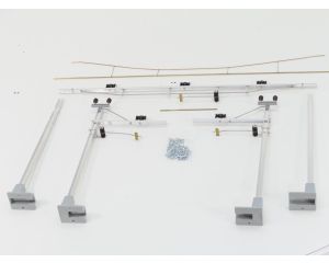 LGB AZB Bovenleiding set. 2x Oberleitungsmast & Fahrdraht, 2x mast H-Profil mit Ausklinkung, 1xQuertragwerk für 3 Gleise