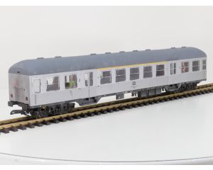 PIKO 37621 G-Nahverkehrswg. ABnb 703 1/2.Klasse Silberling Nr. 50 80 31-11 149-7 DB IV 4x Kugellager Metallrader, Innenbeleuchtung, 6 Figuren, Gesupert, Gealtert.