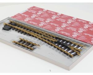 LGB 18050 Handweiche, rechts, R5, Met Schroefbare railverbinders