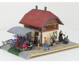POLA 330903 + 331756 + 330904 XXL Set Toilettenhäuschen, Fahrradständer, Bahnhofsgrundplatten