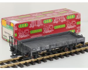 LGB 4023 Flachwagen 4023X05 mit Bremserbühne, Metallrader, Kugelgelagert, Alterung, Kupplix kupplungen