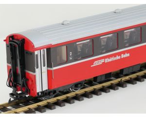 LGB 33670 RhB-Personenwagen B 2467 2. Klasse, Kugellager Achsen, Stromabnahme, Metallrader, Innenbeleuchtung