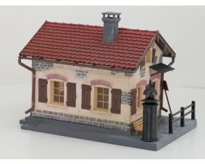 POLA 330915 Bahnwärterhaus gebouwd model