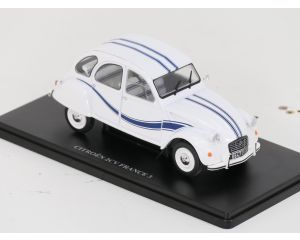 GSDCCmag 00024ci2cv Citroen 2CV France3 White/Blue 1/24