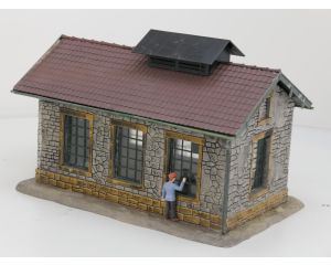 POLA 330910 Lokschuppen gebouwd model