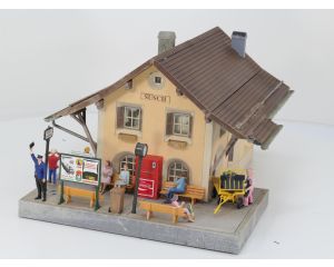 POLA 330999 Bahnhof Susch gebouwd model