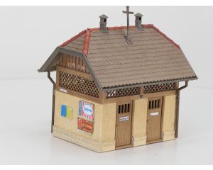 POLA 330903 Toilettenhäuschen gebouwd model
