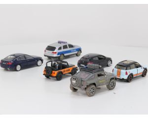 Schaal 1:24 Diverse auto's set 1 #9383