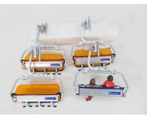 Schaal 1:32 Jägerndorfer 54200 set 4 zetels Doppelmayr voor 6 personen #9386