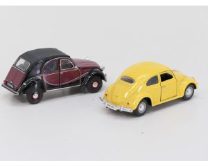 Schaal 1:24 Set Volkswagen Beetle (Kever) en Citroën 2CV (eend)