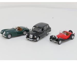 Schaal 1:24 Set 3 Oltimer Clasic Cars.