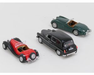 Schaal 1:24 Set 3 Oltimer Clasic Cars.