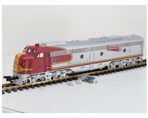 Aristo-Craft 23609 Santa Fe EMD E8A Diesel Locomotive #87 with smoke units and lighting NEW OLD STOCK