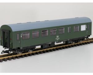 PIKO 37651 G-Rekowg. 2.Kl. m. Gepäckabteil DR 57 50 82-15 025-2 BDghwse,  Kugellagerachsen, Innenbeleuchtung, Energiespeicher, 4 Figuren