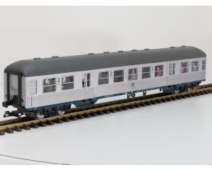 PIKO 37631 G-Nahverkehrswg. Bnb 2. Klasse DB, Kugellagerachsen, Innenbeleuchtung, Energiespeicher, 17 Figuren