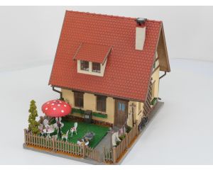 POLA 330934 Woonhuis met Balkon gebouwd model