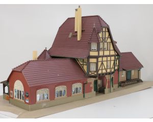 VOLLMER 41200 BAHNHOF NEUFFEN gebouwd model