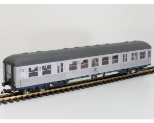 PIKO 37631 G-Nahverkehrswg. Bnb 2. Klasse DB, Kugellagerachsen, Innenbeleuchtung, Energiespeicher, 15 Figuren