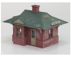 PIKO 62709 Bahnhof River City Gebouwd model