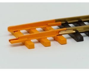 LGB 1006 Kunststof Rail overgangs-adaptor tussen kunststofrail en standaard lgb (10000 /11000) rails
