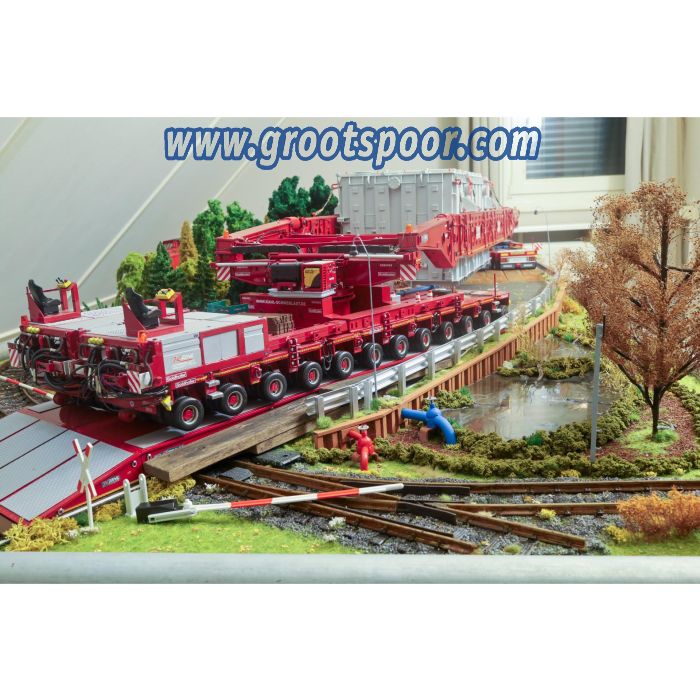 Uniek 1:24 Diorama met Realistische Girderbridge, SPMT Platforms en Transformator, Kahl transport