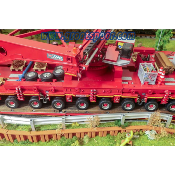 Uniek 1:24 Diorama met Realistische Girderbridge, SPMT Platforms en Transformator, Kahl transport