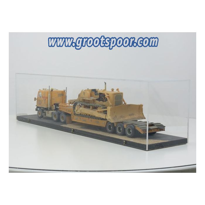 CMG Zwaartransport Truck & Caterpillar Bulldozer