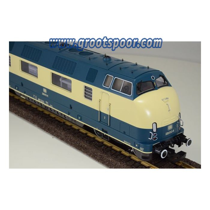 V200 Ozean Blau auf Basis einer LGB 20940 Lok