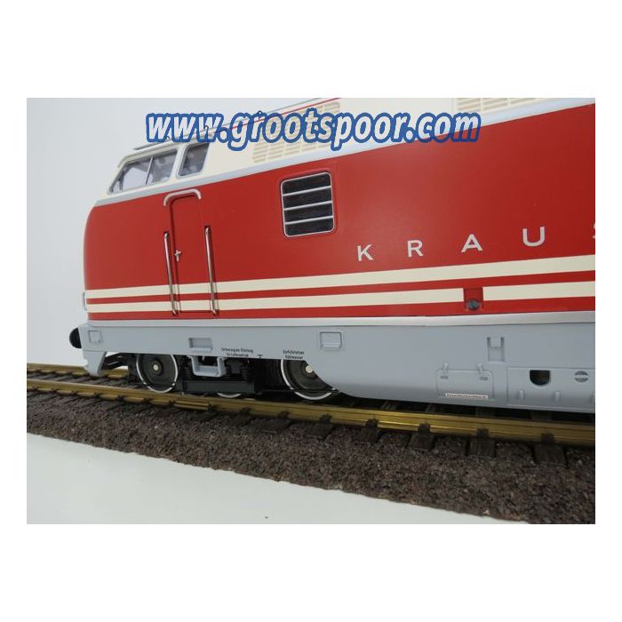 V300 ML 3000 CC in rood-creme-grijs auf Basis einer LGB Lok