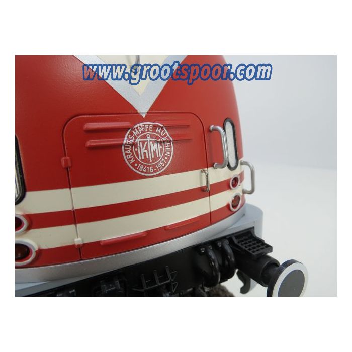 V300 ML 3000 CC in rood-creme-grijs auf Basis einer LGB Lok