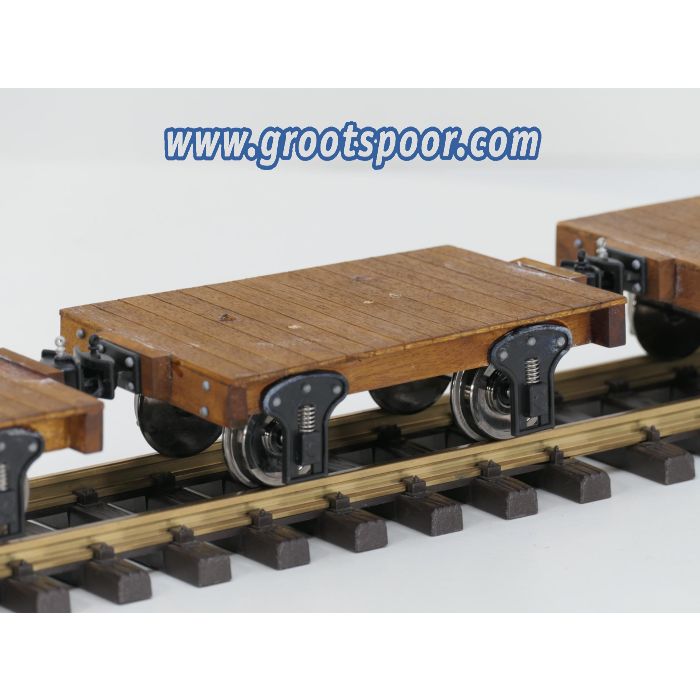 Wuhu Brand Arts & Crafts C0. LTD, 1:22,5 G scale Set 5x Wooden Flat bed cars, METAL WHEELS