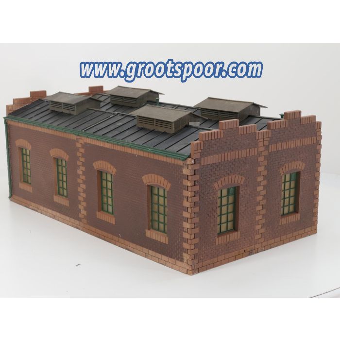 POLA 330911 Twee sporige lokloods gebouwd model