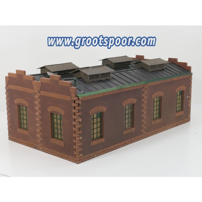 POLA 330911 Twee sporige lokloods gebouwd model
