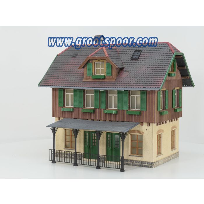 POLA 330901 Bahnhof Schönweiler gebouwd model