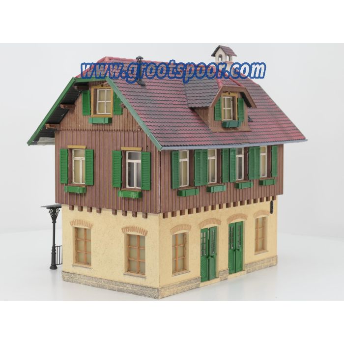 POLA 330901 Bahnhof Schönweiler gebouwd model