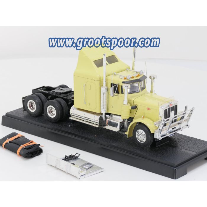 Schaal 1:24 Revell 08893  SPECIAL Peterbilt Classic Road Train - sku: 20250403042159 - Gebraucht - Guter Zustand - Bild 4