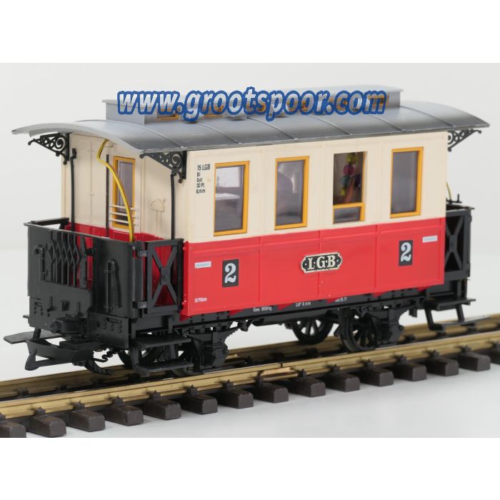 LGB 30110 Personenwagen 2e Kl. , Innenbeleuchtung, 3 Figuren