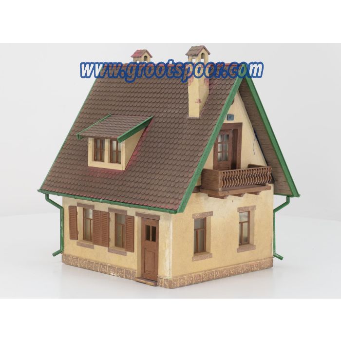 POLA 330934 Woonhuis, gebouwd model, met LED binnenverlichting.
