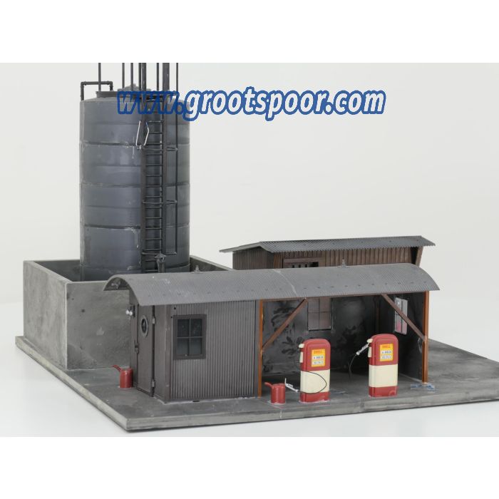 POLA 330919 Öllager mit Dieseltankstelle, 3 Figuren