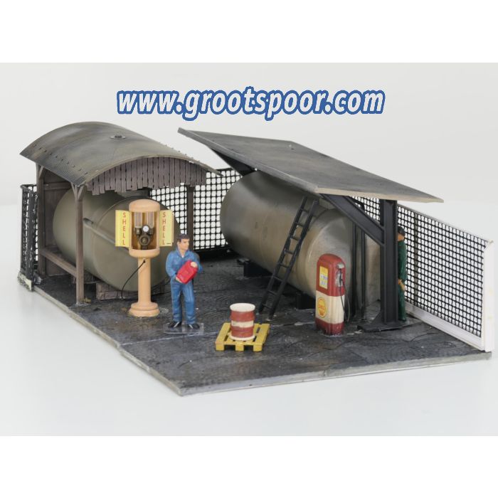 POLA 330921 & 330983 XXL Set Diesel brandstof depot & diesel tank, 2 Figuren gebouwd model