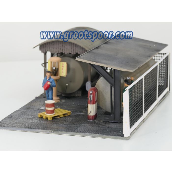 POLA 330921 & 330983 XXL Set Diesel brandstof depot & diesel tank, 2 Figuren gebouwd model