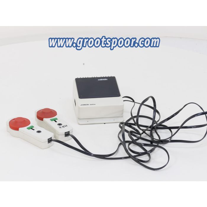 Märklin Set 6607 +2x 6608 Delta Station Centrale en 2x handregelaar