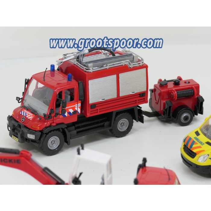 Hulpdiensten set A Brandweer en Ambulance +/- 1:24 - sku: 20260618022648 - Gebruikt - Zeer goede staat - Afbeelding 4